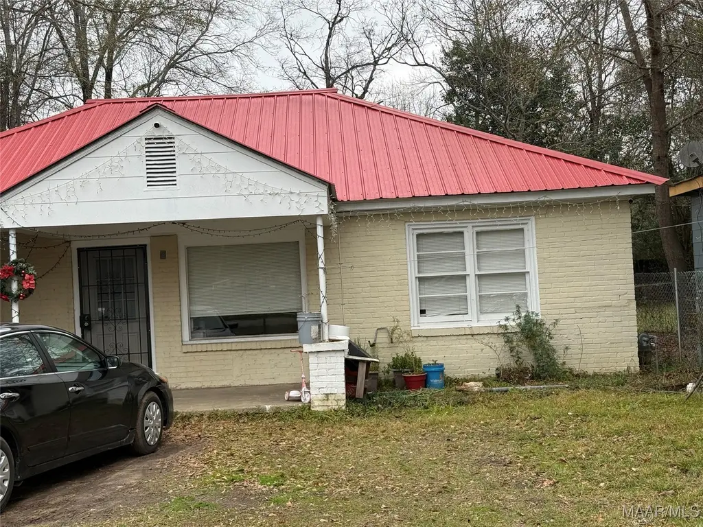 3 E Vandiver Blvd