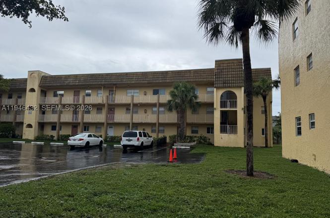 8305 Sunrise Lakes Blvd #312