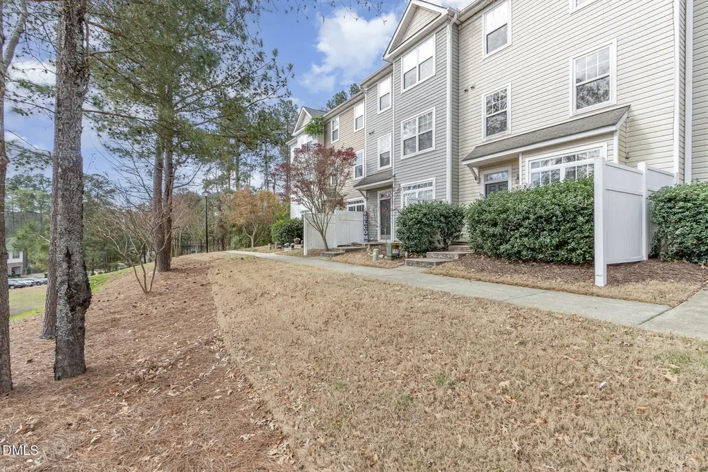 1311 Canyon Rock Ct Unit U105