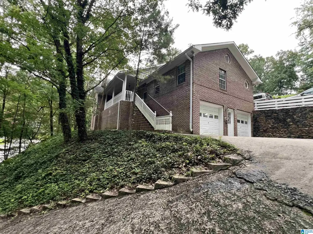 1633 Sunset Dr