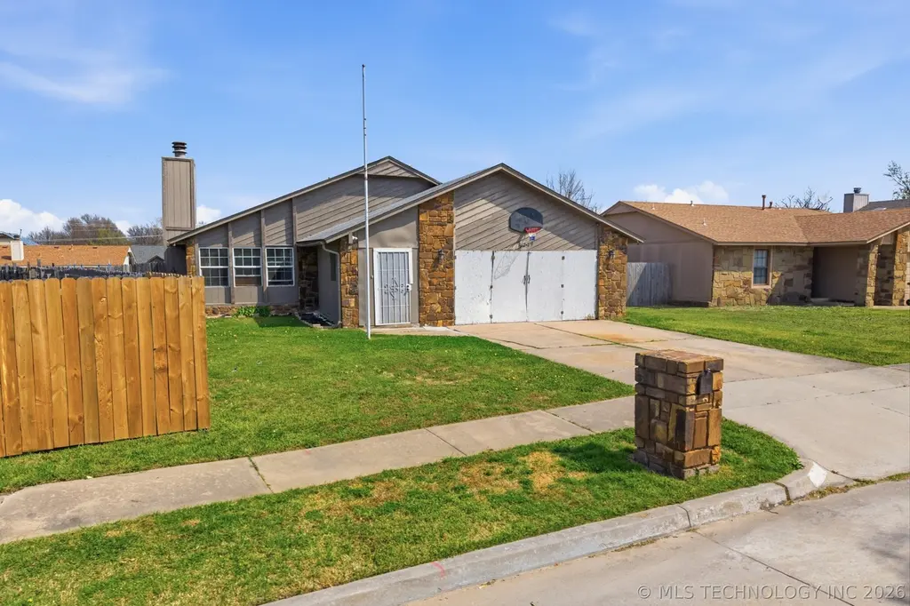 14209 E 37th Pl