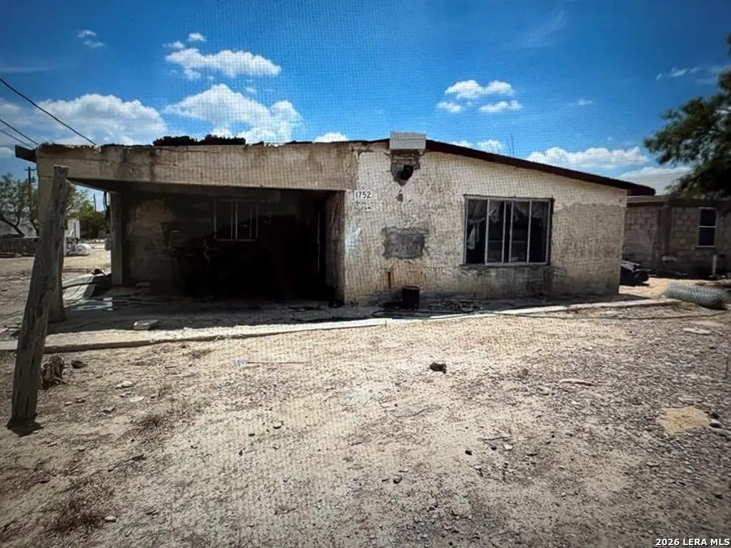 1752 Avenida Encuentro