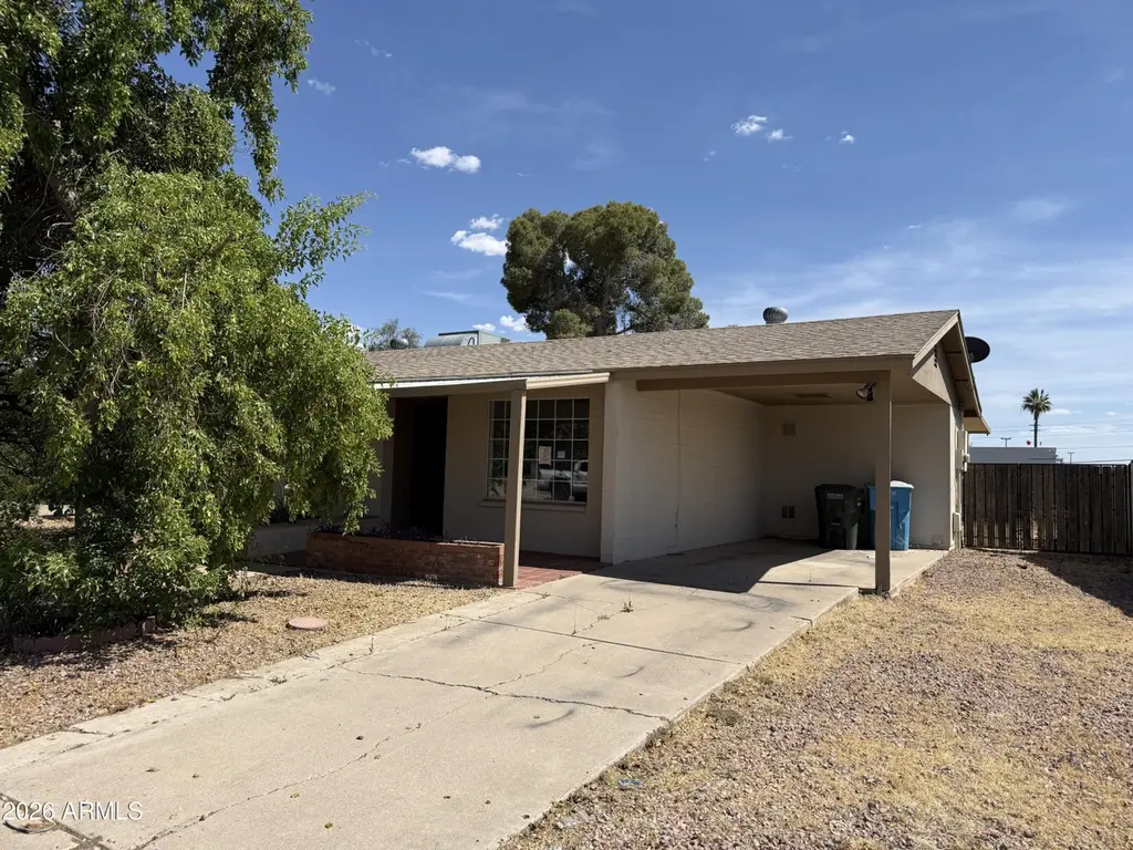 2119 W Danbury Rd