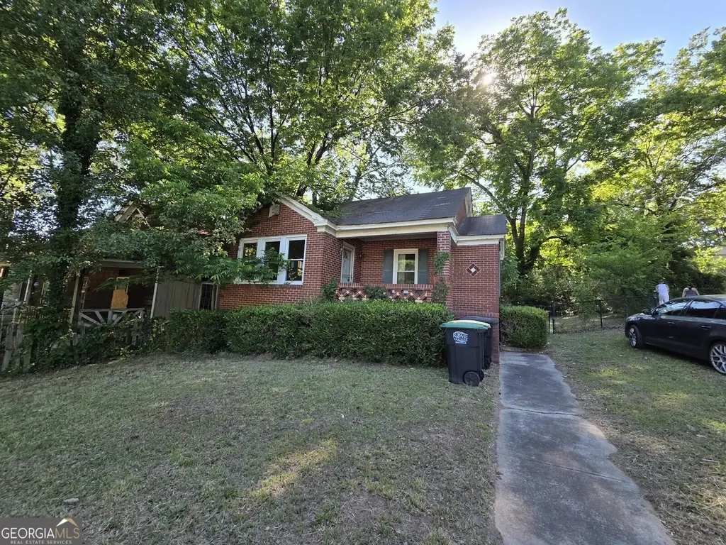 103 Pine St NE