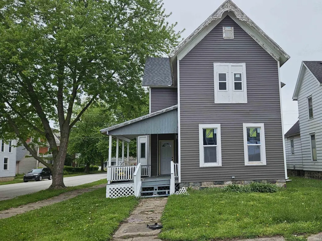 336 W 3rd St