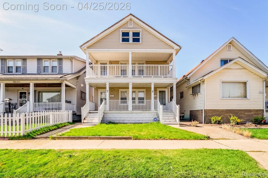 39 W Westfield St