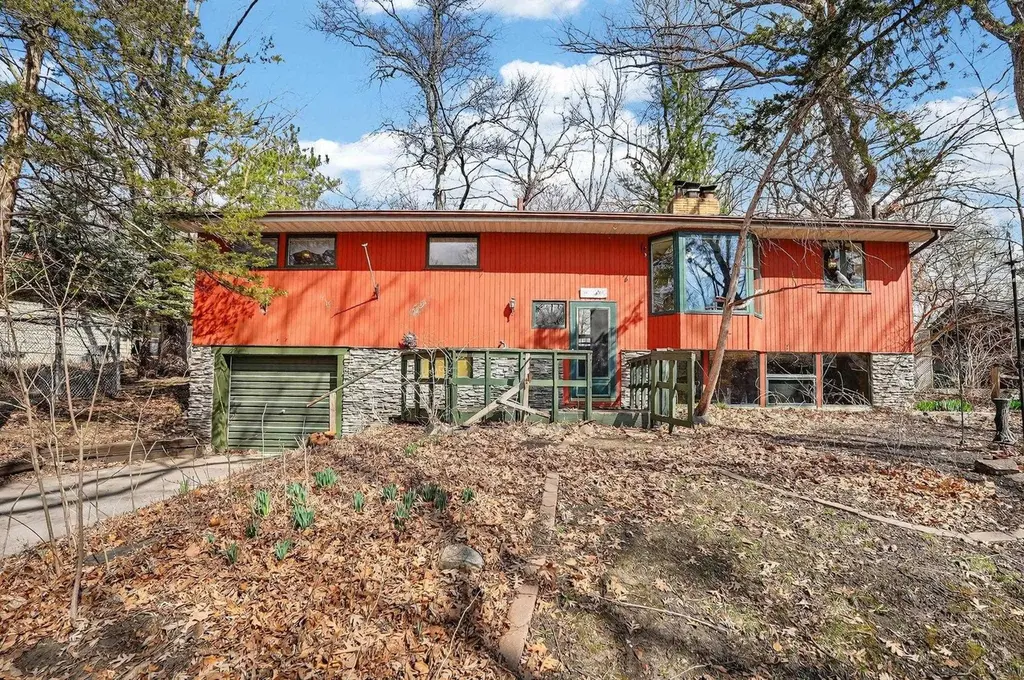 2512 Timber Dr