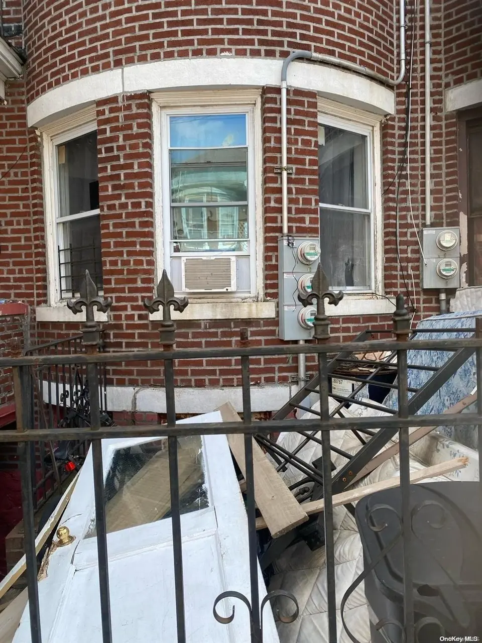 87-84 160th St