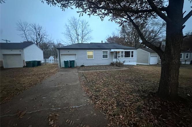 1124 Bakewell Dr