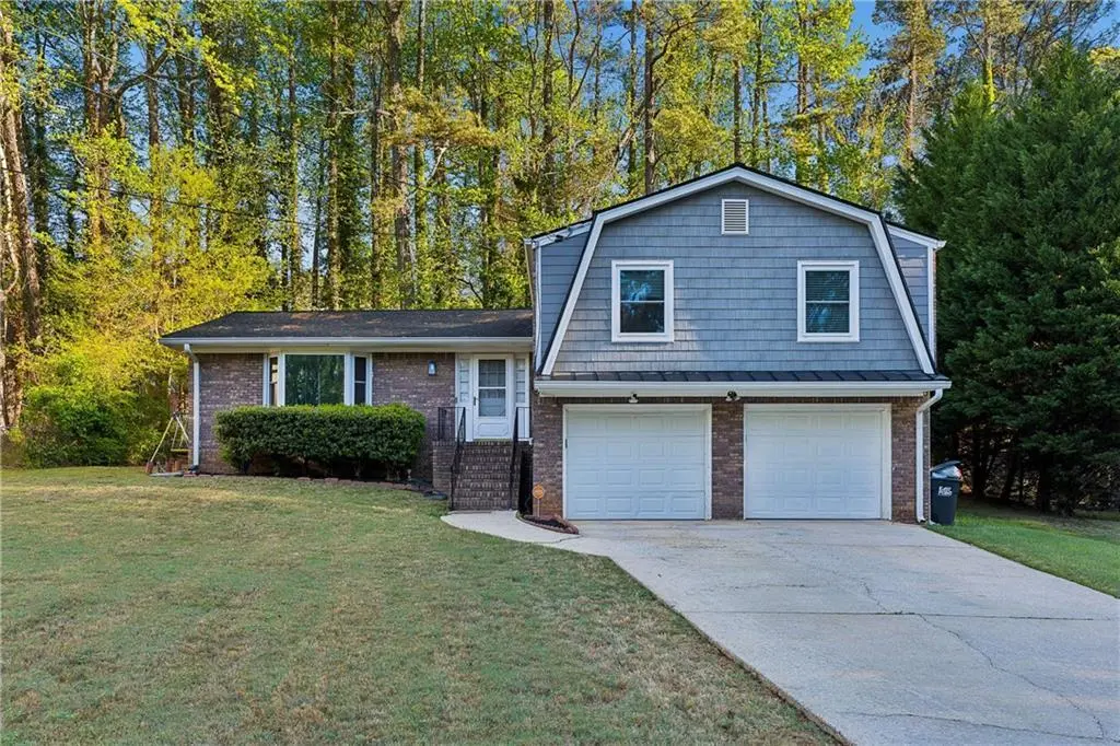 2945 Whisperwood Trl
