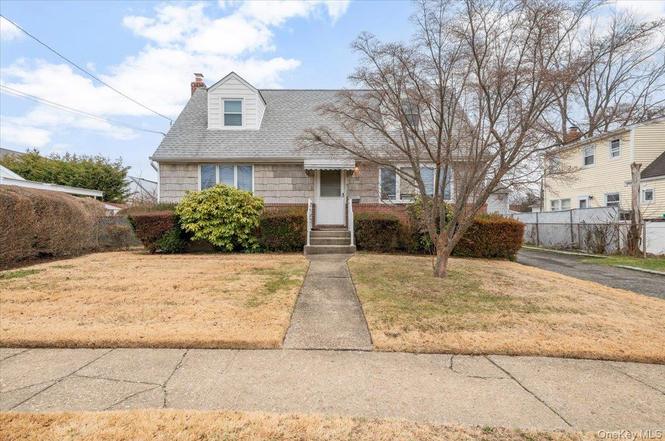 158 Burns Ave