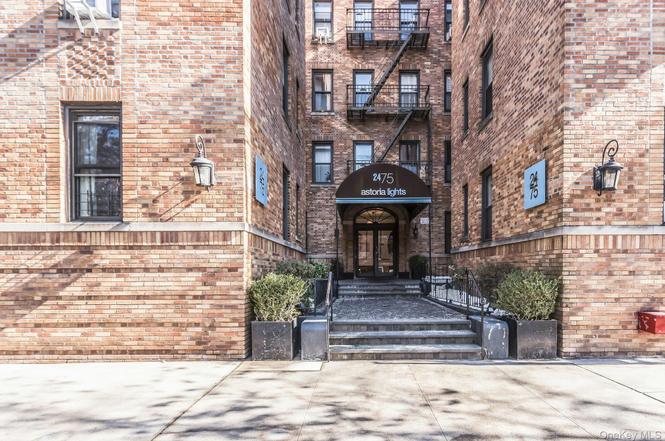 24-75 38th St Unit B8
