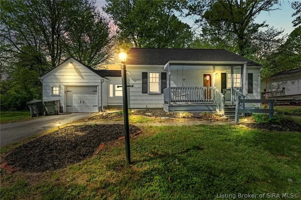 907 Allison Ln