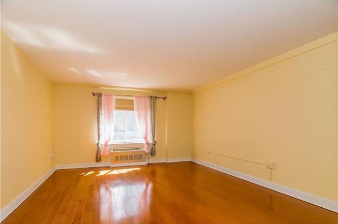 3171 Whitney Ave Unit 1B