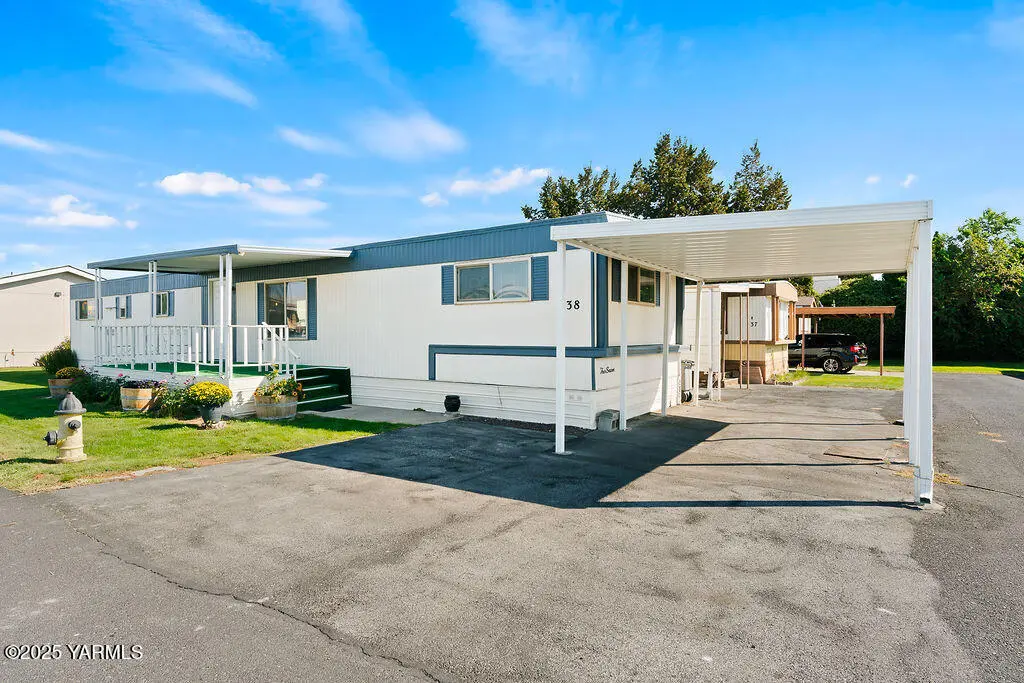 55 W Washington Ave #138