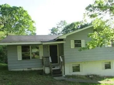 8 Taylor St