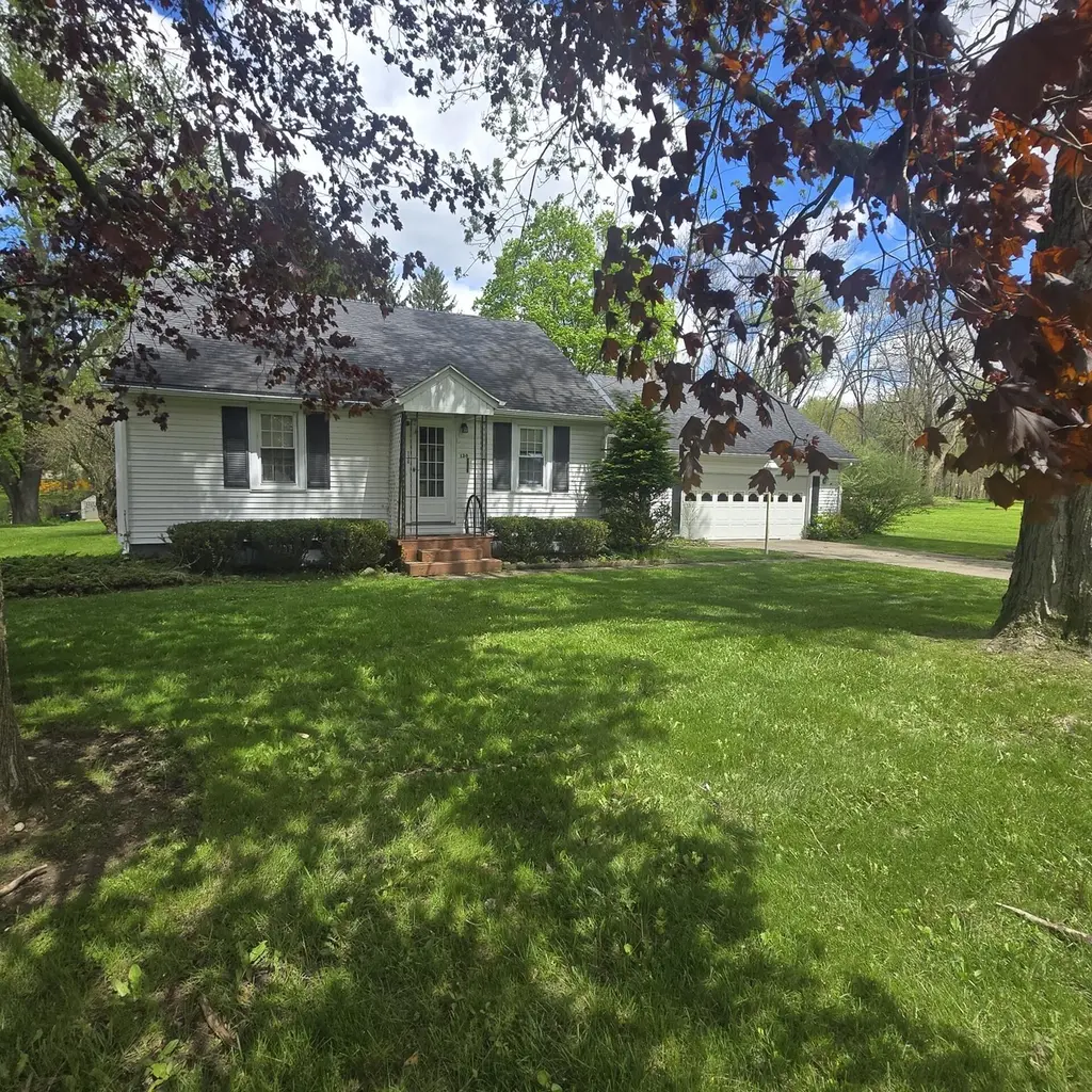 130 W Hughes St
