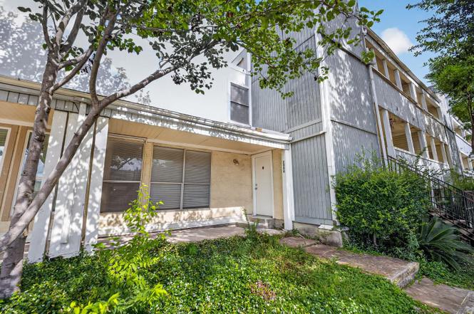 781 Country Place Dr #2004