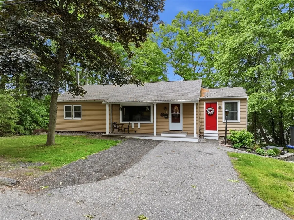 8 Woodside Ter