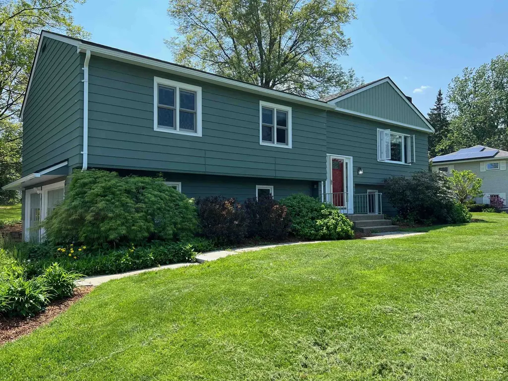 338 Collamer Cir