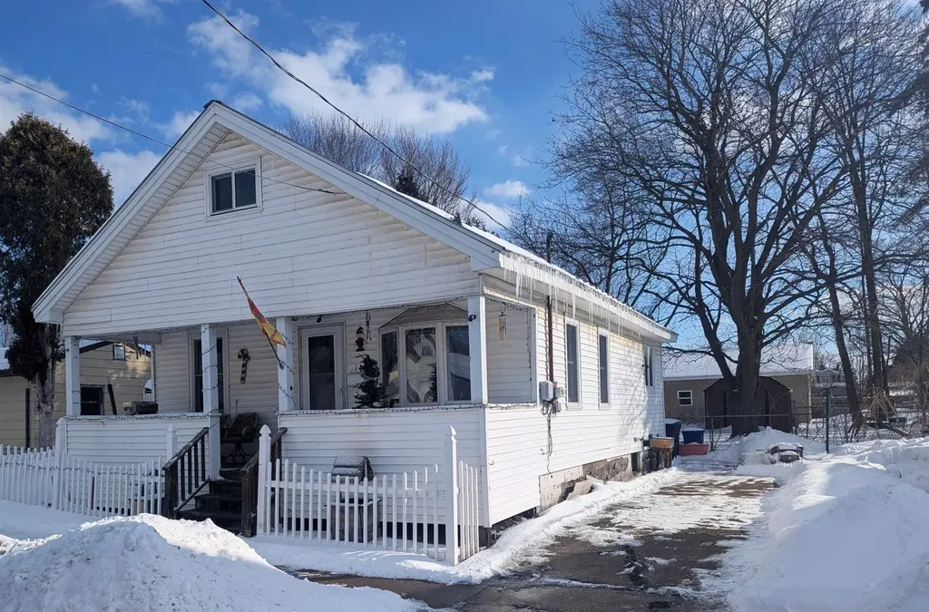 114 Spring St