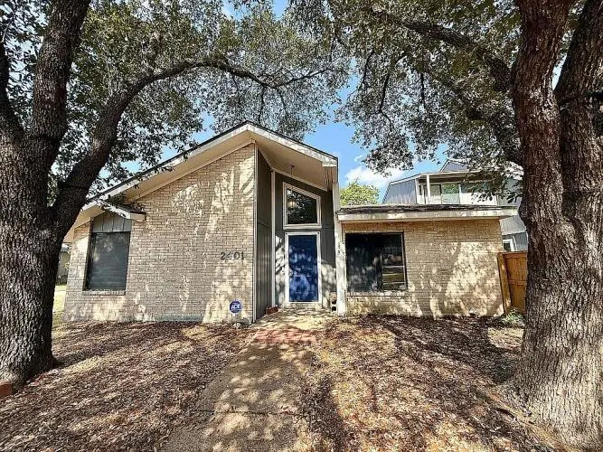 2401 Memorial Dr