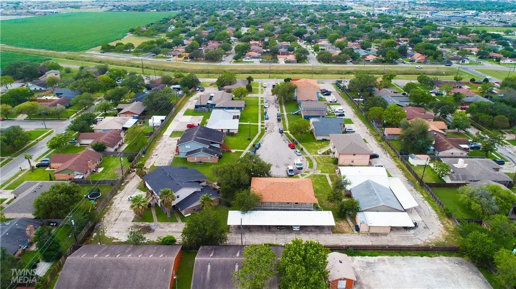 3618 & 3622 & 3625 Crestbrook Ct
