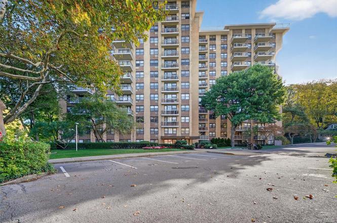 155 Ferris Ave Unit 12L