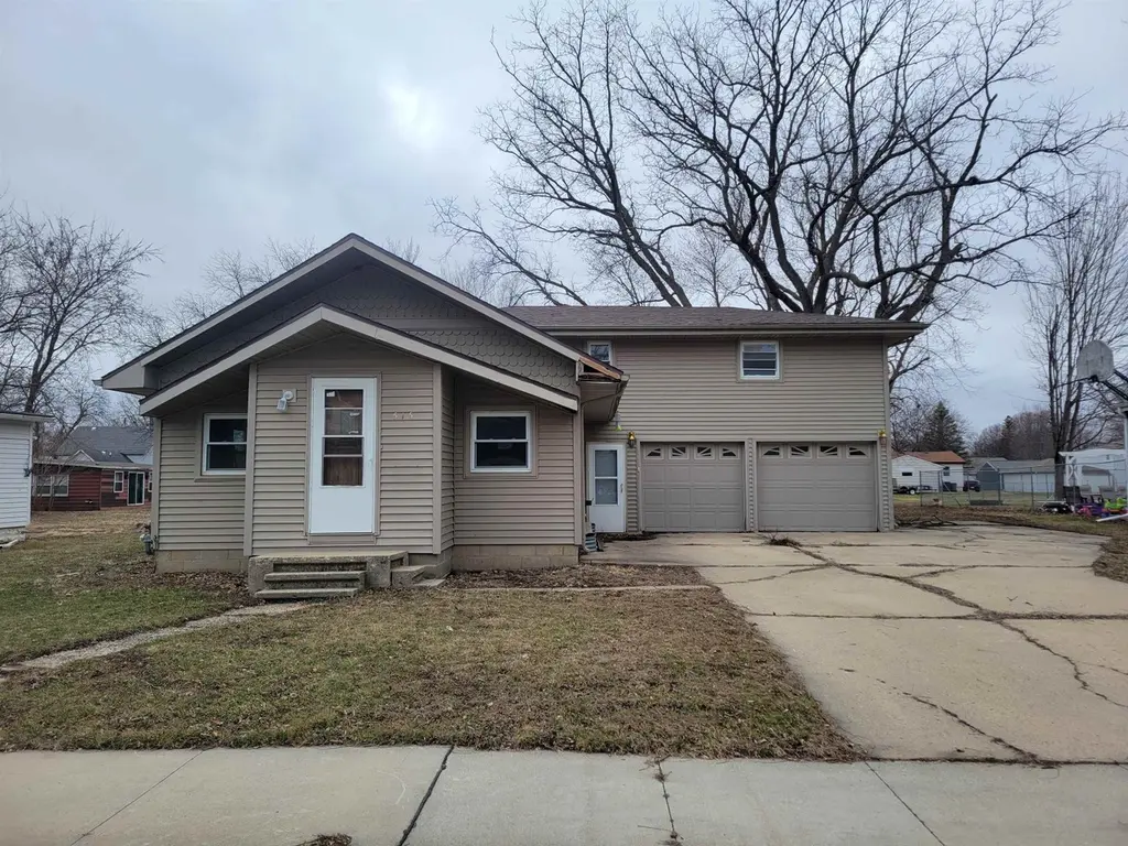 515 6th Ave W
