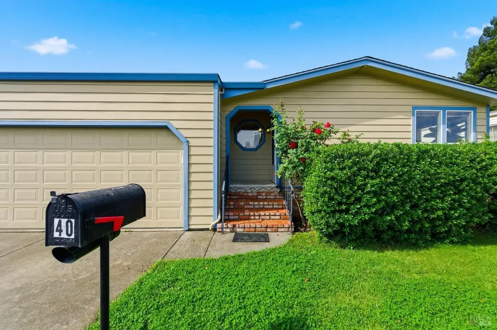 40 Falcon Crest Cir #40