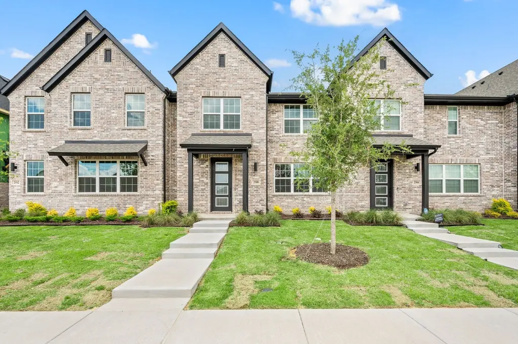 2508 Red Tailed Hawk Ln