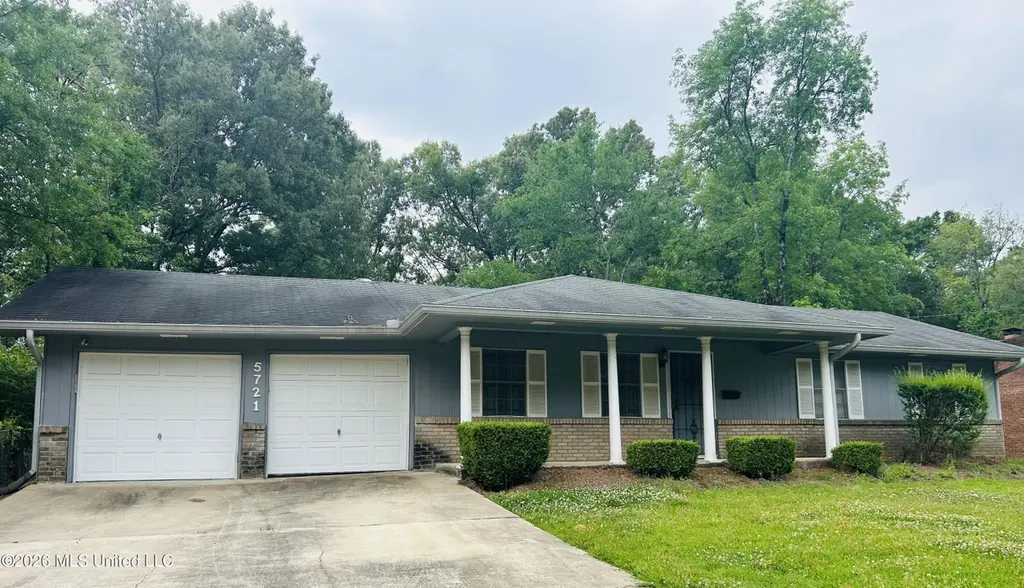 5721 Magnolia Dr