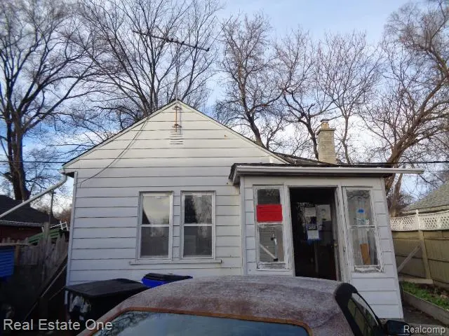 14995 Maddelein St