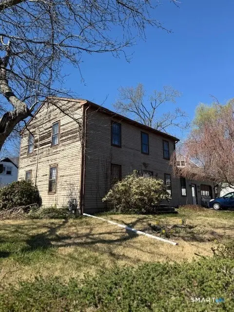 11 Beverly Dr