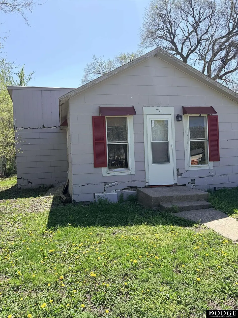 751 W South St
