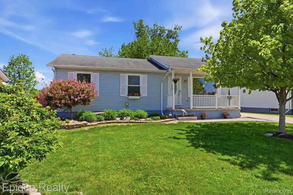 753 Applegate Dr