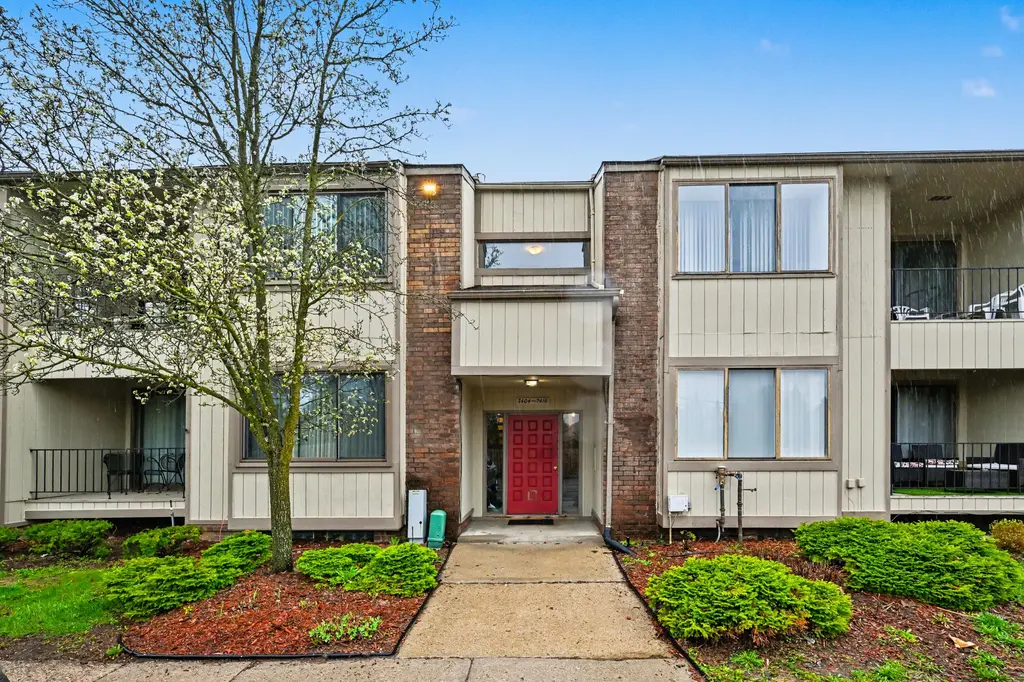 7408 Vassar Dr S Unit B