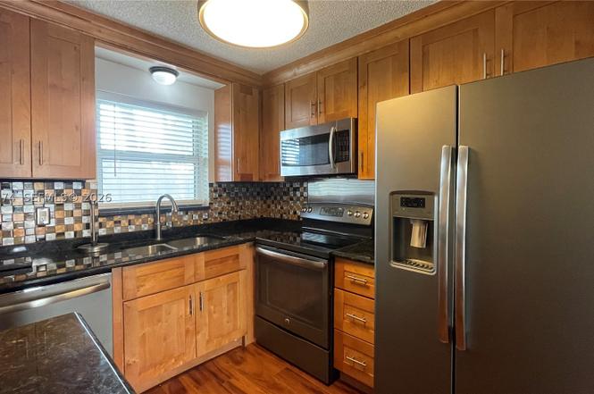 531 W Kalmia Dr #5