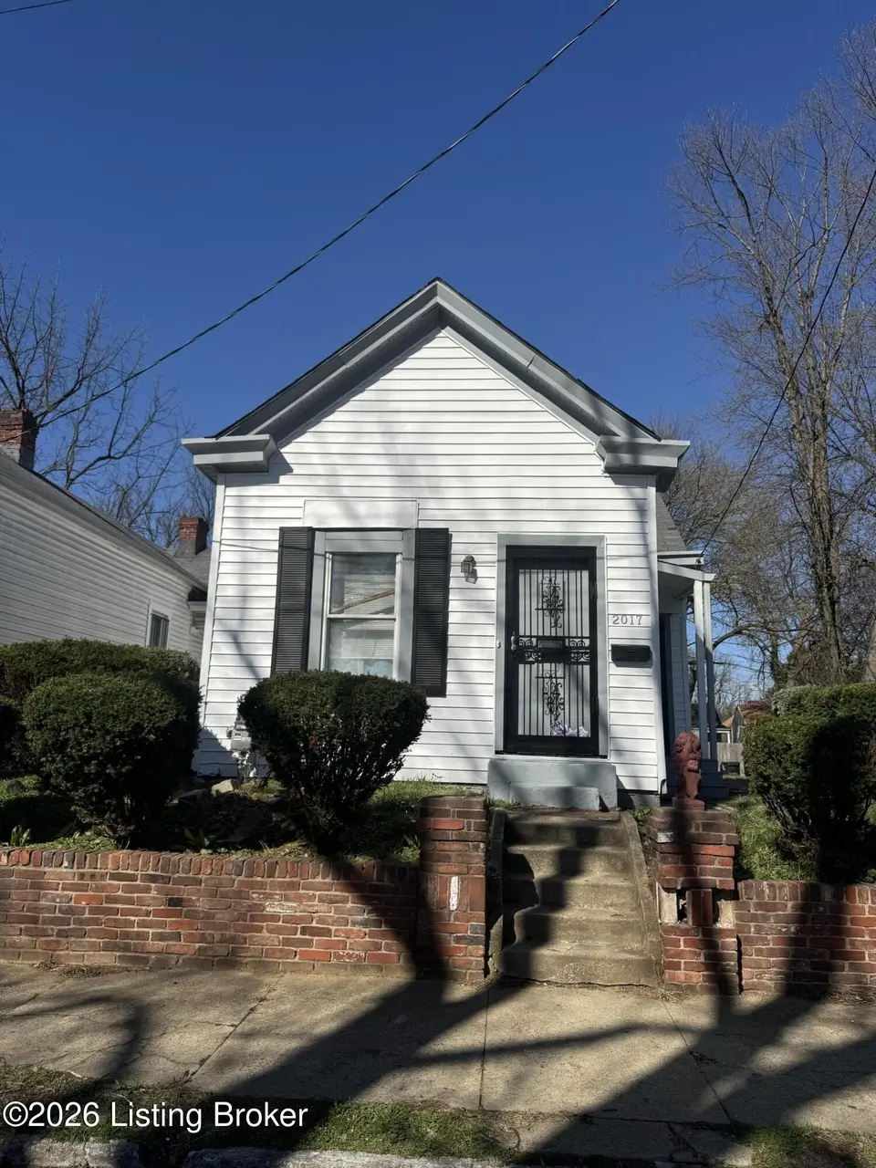 2017 Woodland Ave