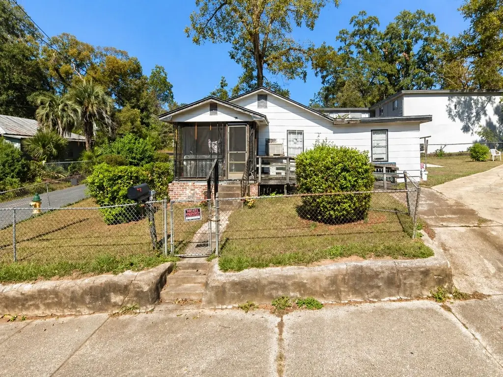 1124 Alabama St