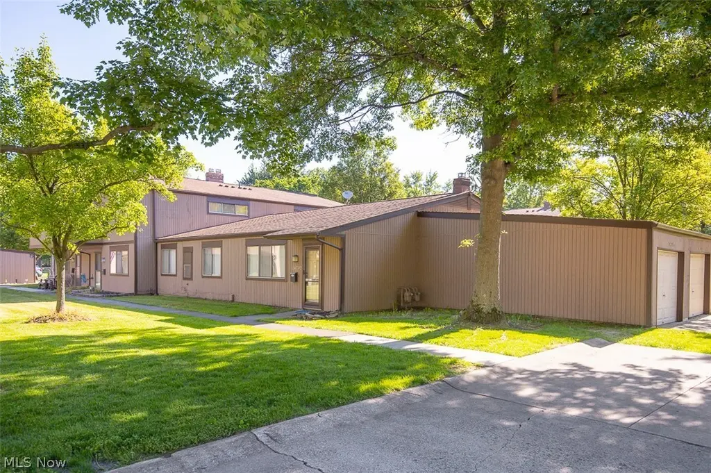 26702 Lake Of The Falls Blvd