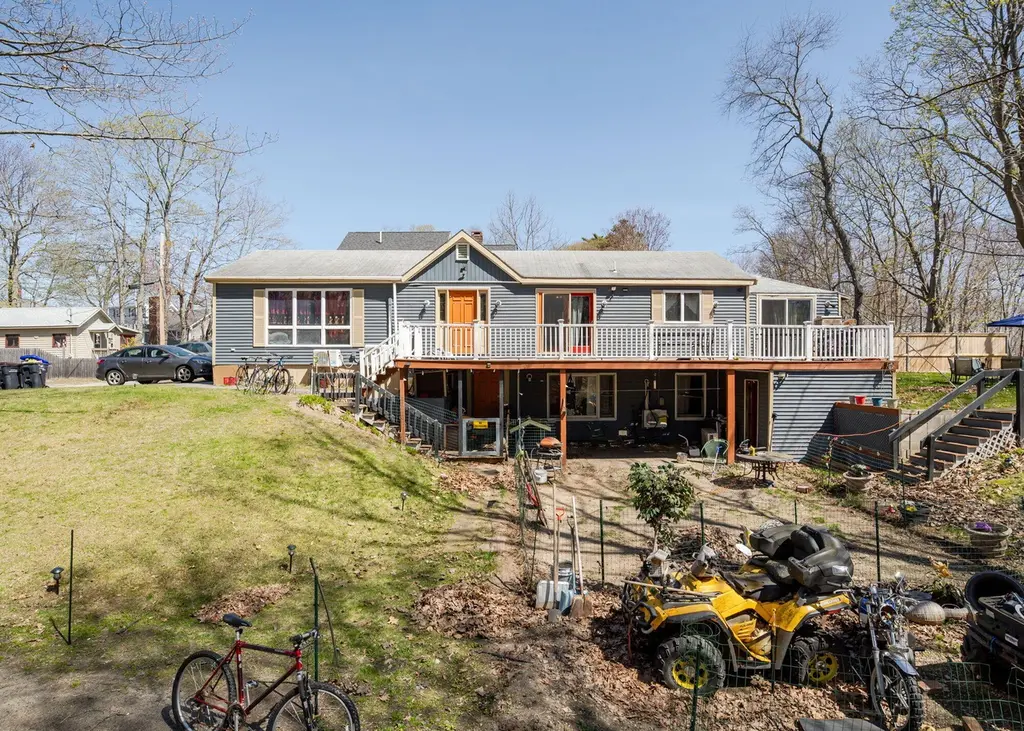 35 Fort Hill Ave