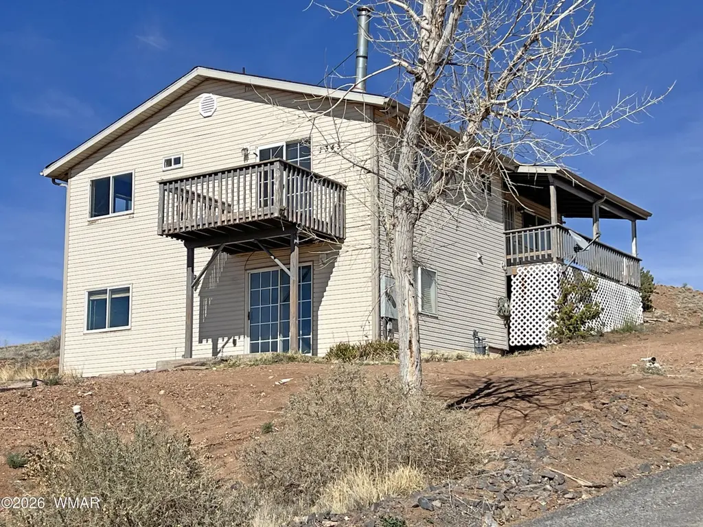 1343 Hillside Dr