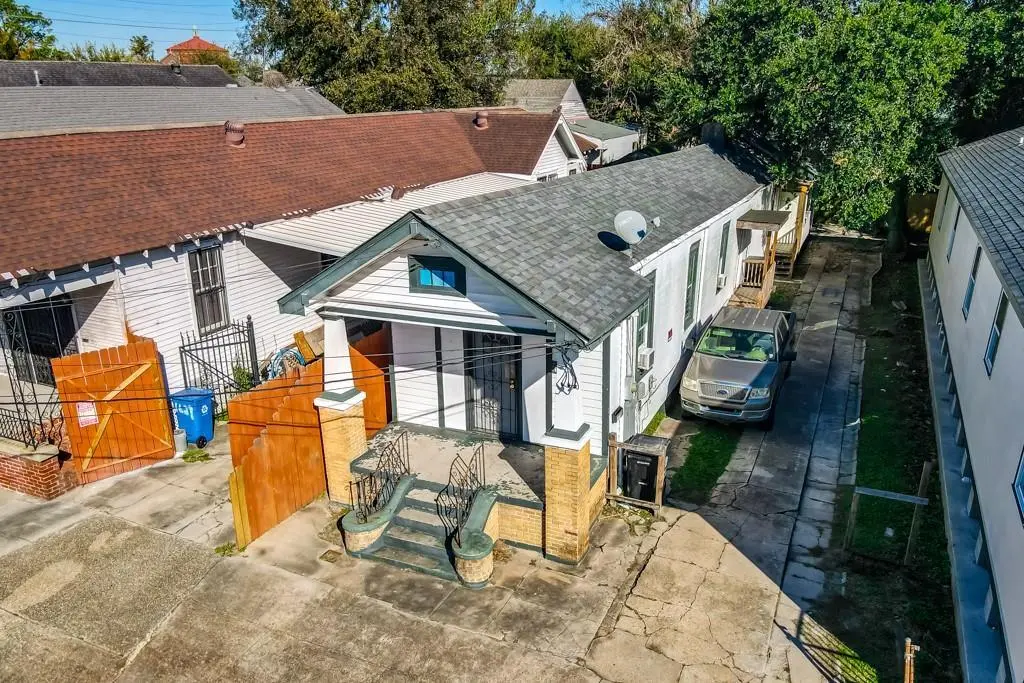 1625-B Mandeville St