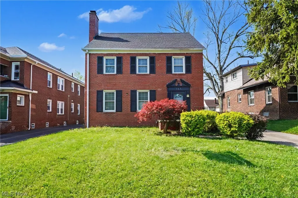 944 Canfield Rd
