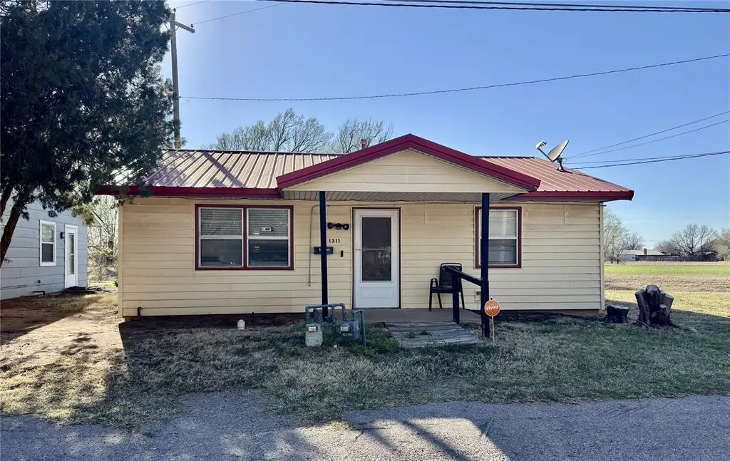 1311 N Dakota Ave