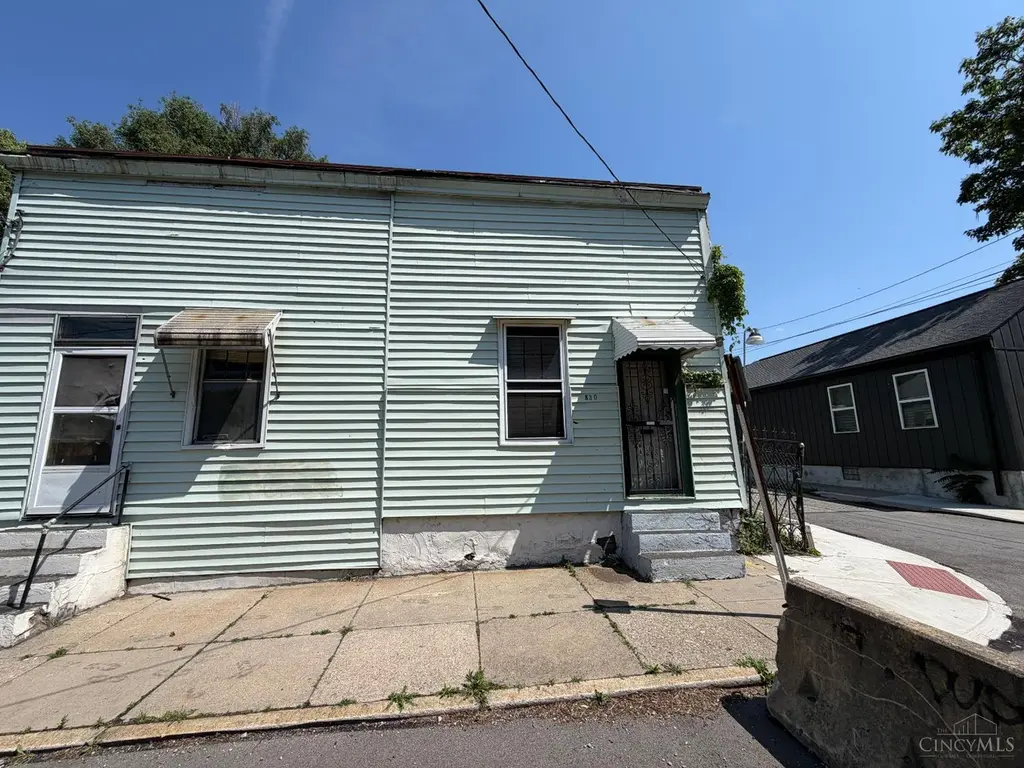 830 Livingston St
