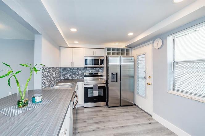 1101 NE 191st St Unit H301