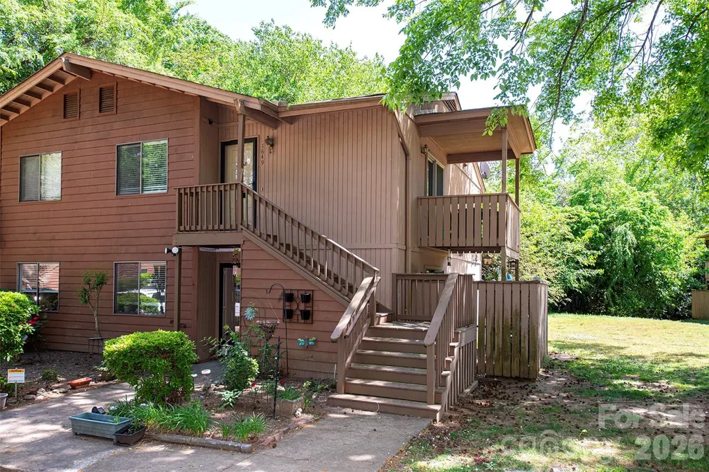 1649 Cedarview Ct