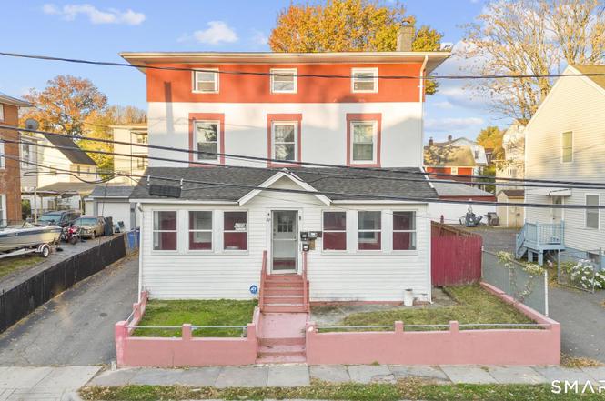 87 Amity St